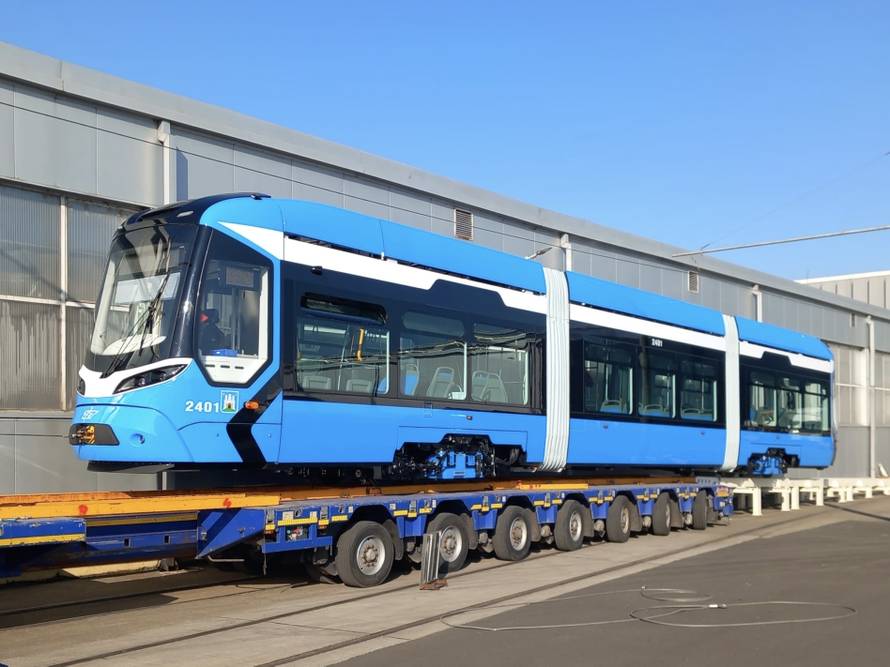 FOTO Pogledajte novi tramvaj u Zagrebu. Tomašević: 'Ponosan sam. Stigao je nakon 15 godina'