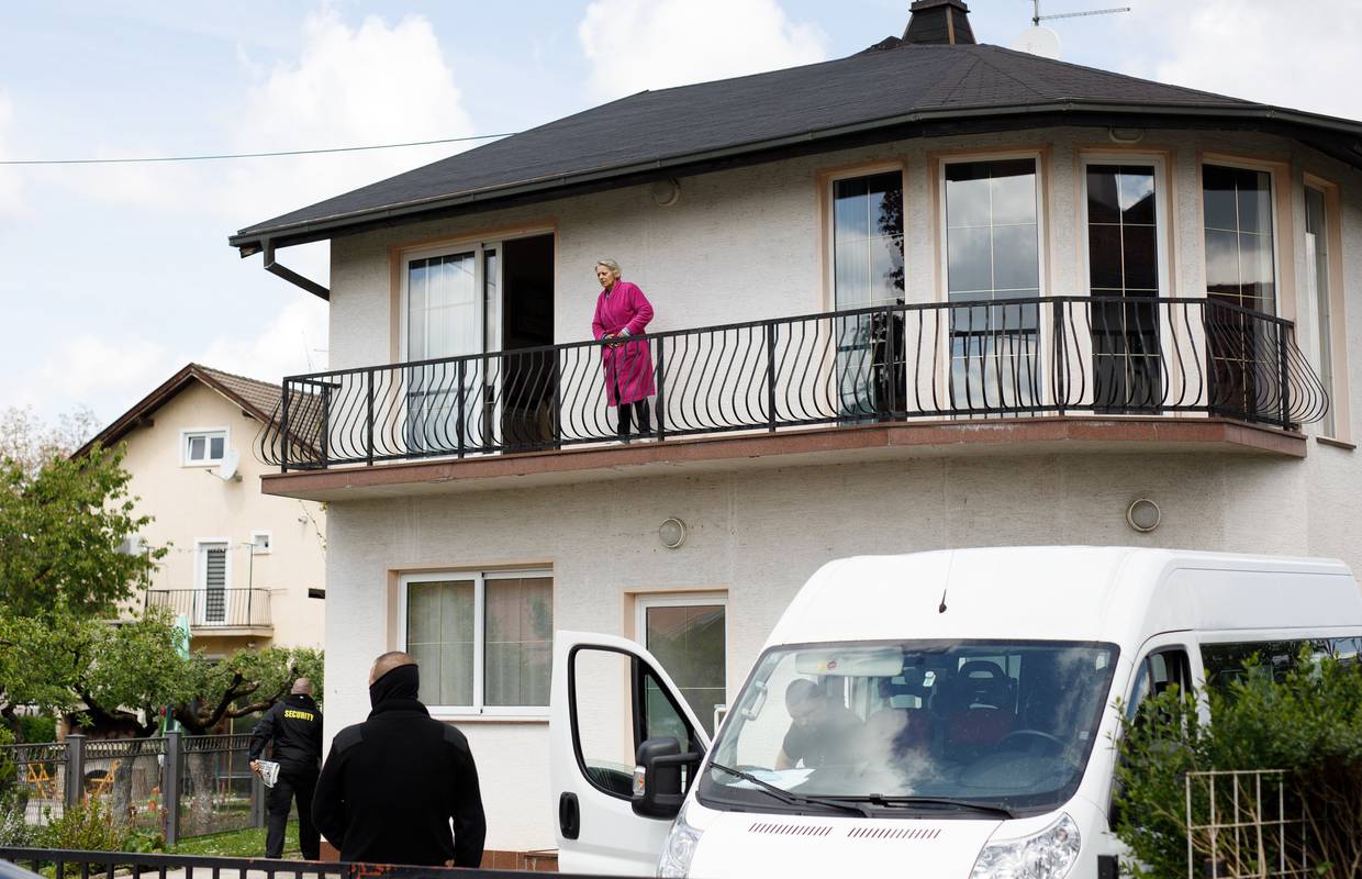 Deložirali obitelj iz kuće, žena živi u njoj okružena zaštitarima: 'Uzeli su nam dom na prevaru'
