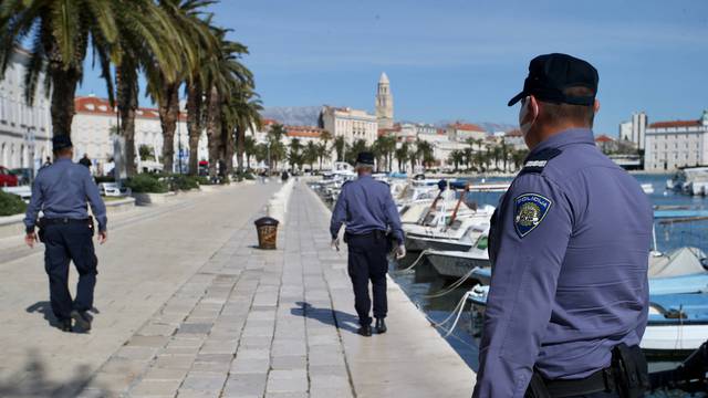 Split: Policija tjerala gra?ane s rive 