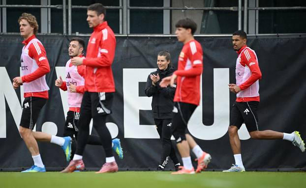 1. FC Union Berlin Training -  Interim coach Marie-Louise Eta leads training session