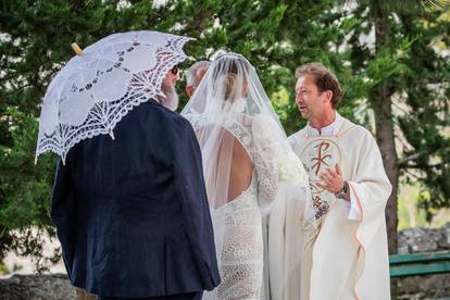 FOTO Ana Gruica i Boran Uglešić crkveno su se vjenčali  kod Splita