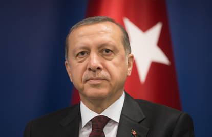 Erdogan zbog 'lakše bolesti' otkazao predizborne skupove