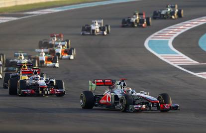 VN Abu Dhabija: Hamiltonu druga pobjedu, Vettel odustao