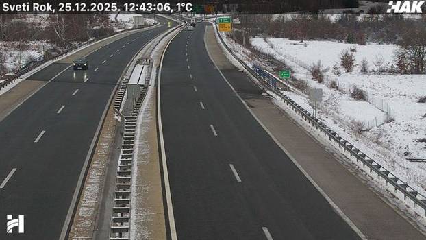 FOTO Pogledajte kakvo je stanje na cestama u Hrvatskoj: Snijeg u Lici, sunce 'provirilo' na jugu