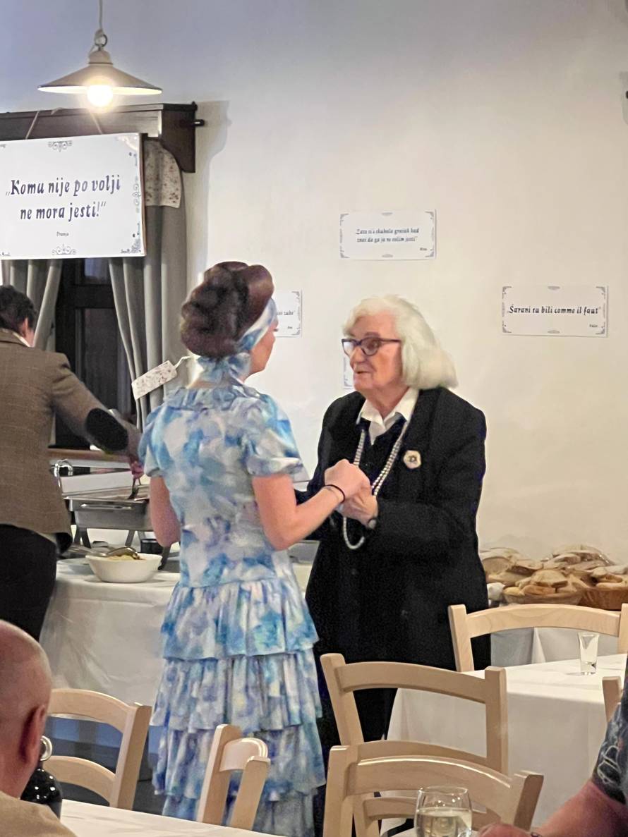 Ramona proslavila rođendan sa stilom: Haljina i frizura kao Ana Šafranek iz kultnog filma...