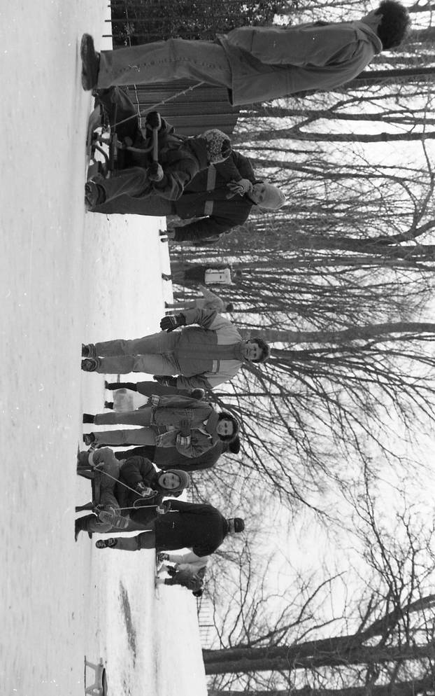 Zagreb: Brojni Zagrepčani uživali na Sljemenu u svježem zraku i raznim aktivnostima