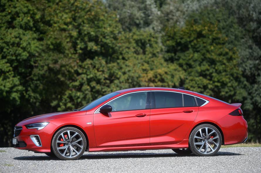 Redizajnirana Opel Insignia: Mnogo novosti ispod karoserije