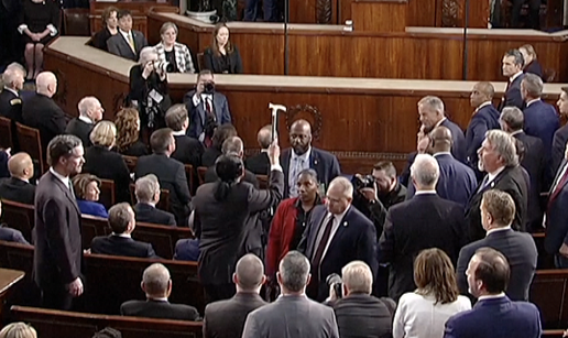 VIDEO Povijesni skandal: Ovo je trenutak u kojem su izbacili zastupnika iz Kongresa u SAD-u