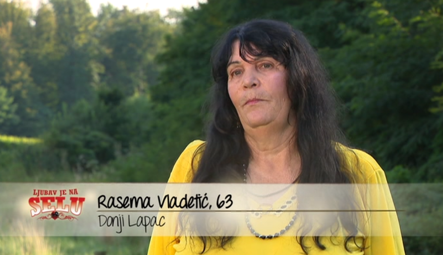 Pao prvi 'seks na selu'? Jovan i Paulina izgubili se kod bazena