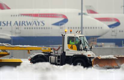 Nesposobne zračne luke zbog snijega su naljutile EU komisiju