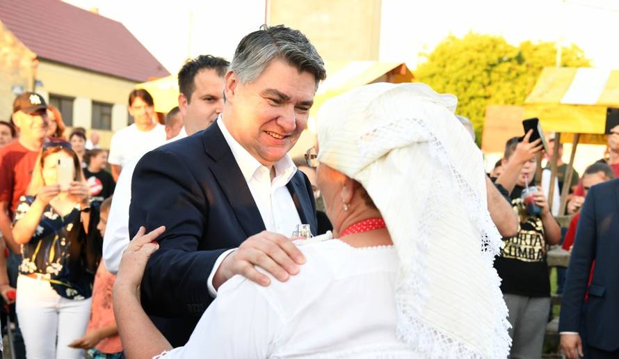 Milanović u Babinoj Gredi na otvorenju Bećarfesta: Čuvari ste stoljetne tradicije našeg naroda