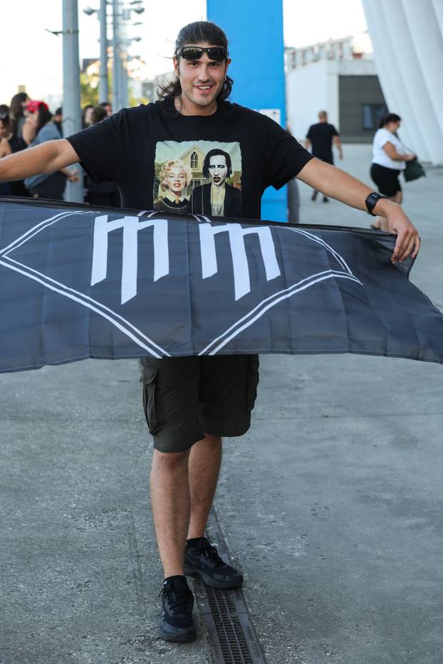 Zagreb: Atmosfera oko Arene uoci koncerta Marilyna Manson.