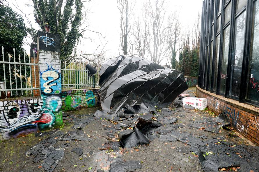 Zagreb: Usljed  jakog nevremena oštećen i Dom Dražena Petrovića