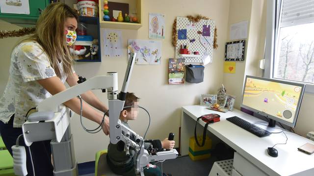 Specijalnoj bolnici na Goljaku donirali robotsku ruku za još uspješniju terapiju kod djece