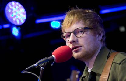 Ispunio joj je želju: Ed Sheeran zapjevao djevojčici na samrti