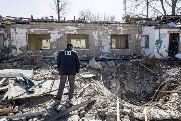 FOTO 100 fotografija užasa iz četiri godine rata u Ukrajini: Smrt, patnja i spaljena zemlja...