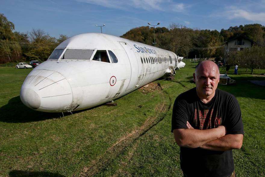 Robert ‘parkirao’ avion u svoje dvorište u Zagorju: ‘Svi se šale da se tu srušio!’