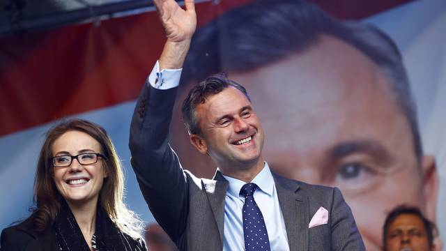 Austrian Freedom Party presidential candidate Hofer arrives for his final election rally in Vienna