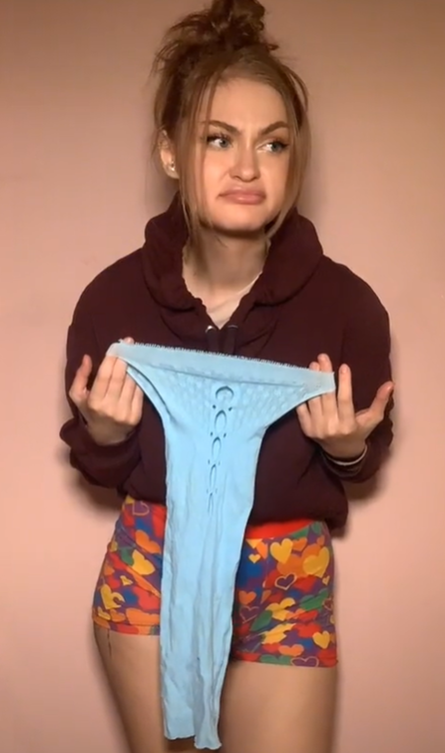 'Naručila sam seksi pripijenu haljinu preko interneta, a evo što sam dobila - običnu krpu?'