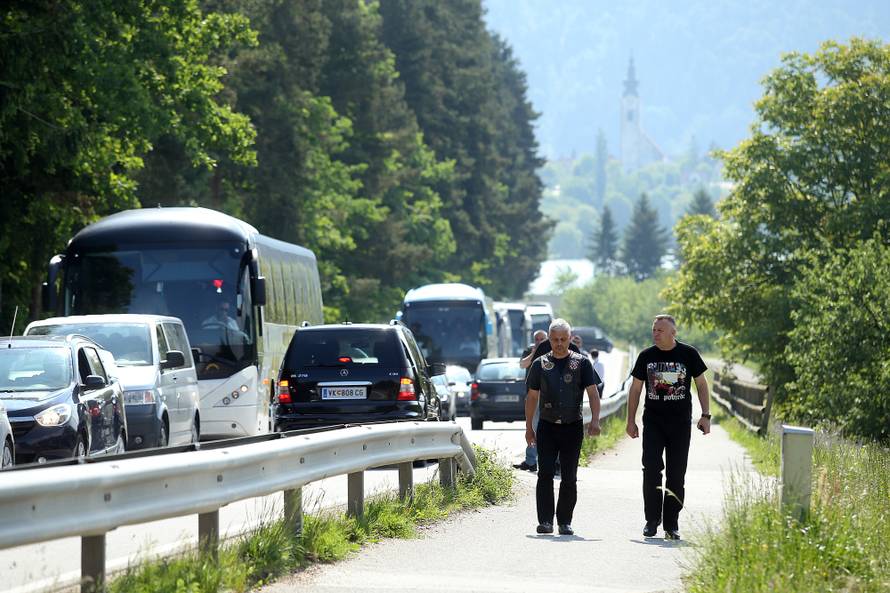 Jandrokovića izviždali: Ovdje smo da odamo počast žrtvama