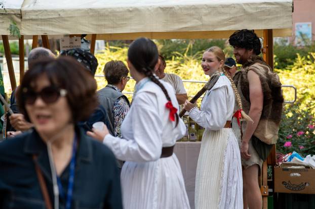 Zagreb: Vesela atmosfera u cnetru grada tijekom subotnjeg prijepodneva