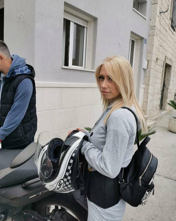 'Savršene' love slavu: Klara želi na set, a Barbaru su u srpskom showu  nosili na WC zbog bolova