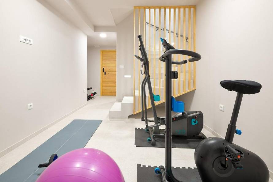 FOTO HDZ-ov ministar turizma iznajmljuje lukuznu vilu u Klisu, evo za koliko je spustio cijene!