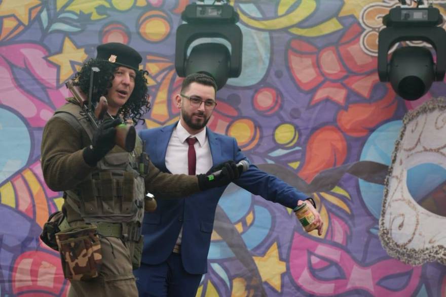 Zurovec se na fa&scaron;niku maskirao u Thompsona: Zabio je ma&ccaron;, &ccaron;ule se i &Ccaron;avoglave