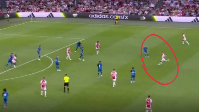 Pogledajte 'bombu' Hrvata u službenom debiju za Ajax!