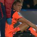 ALARM U BARCELONI Dani Olmo iza&scaron;ao iz igre uz bolan izraz lica