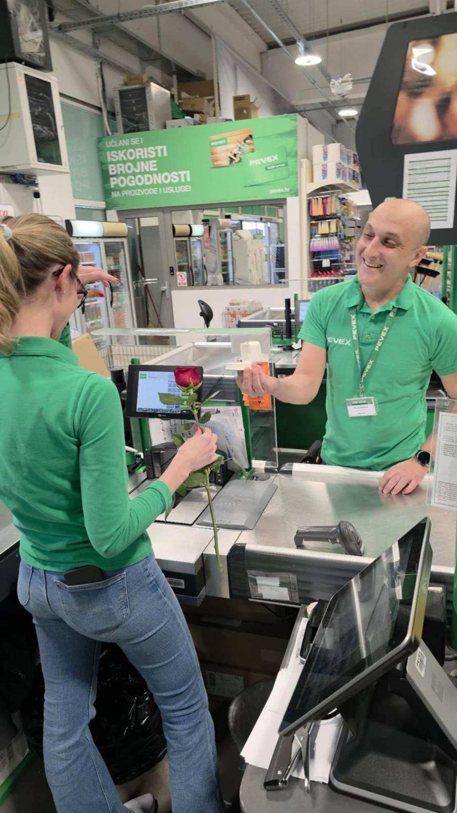 VIDEO Zaprosio ju je u Pevexu: 'Tu je započela naša priča'