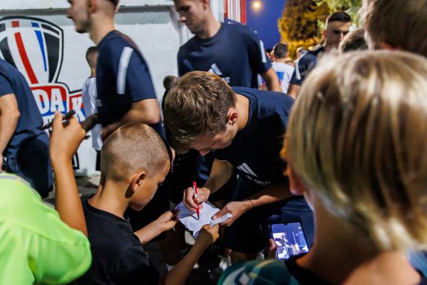 Split: Igrači Hajduka posjetili su Torciida kup