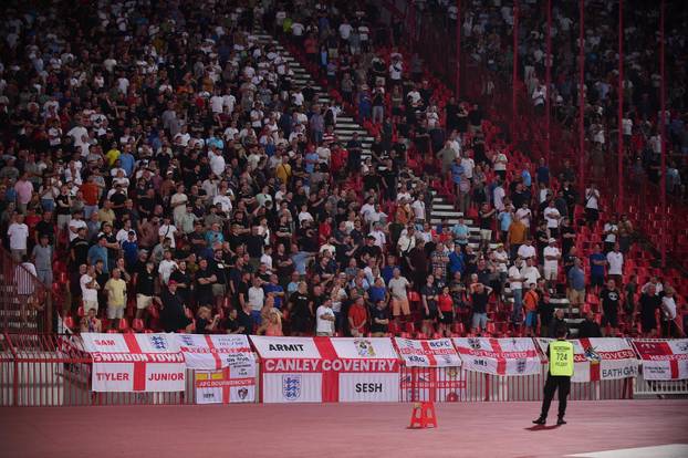 Beograd: Tijekom utakmice Srbije i Engleske izbila tučnjava, intervenirala policija