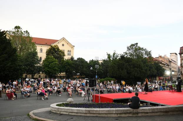 Zagrepčani uživaju u Ljetnim večerima HNk-a