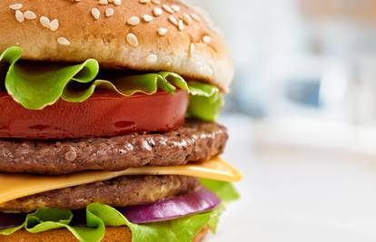 Savršeni hamburger ima devet slojeva i visok je 7 centimetara