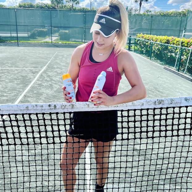 FOTO Tko je tenisačica čija je fotka u toplesu šokirala svijet?