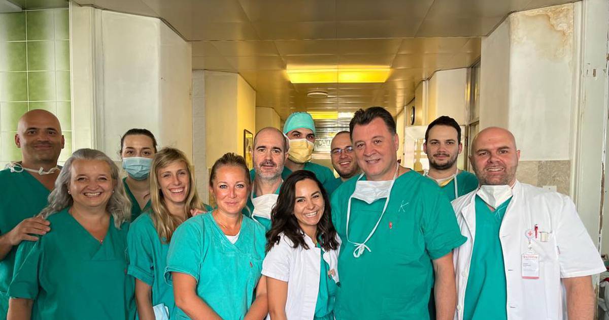 A Merkur patient undergoes successful liver transplant surgery in Germany, greeted by Dr. Jadrijević upon waking up.