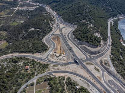 Ston: Pogled iz zraka na pristupne ceste kod Pelješkog mosta