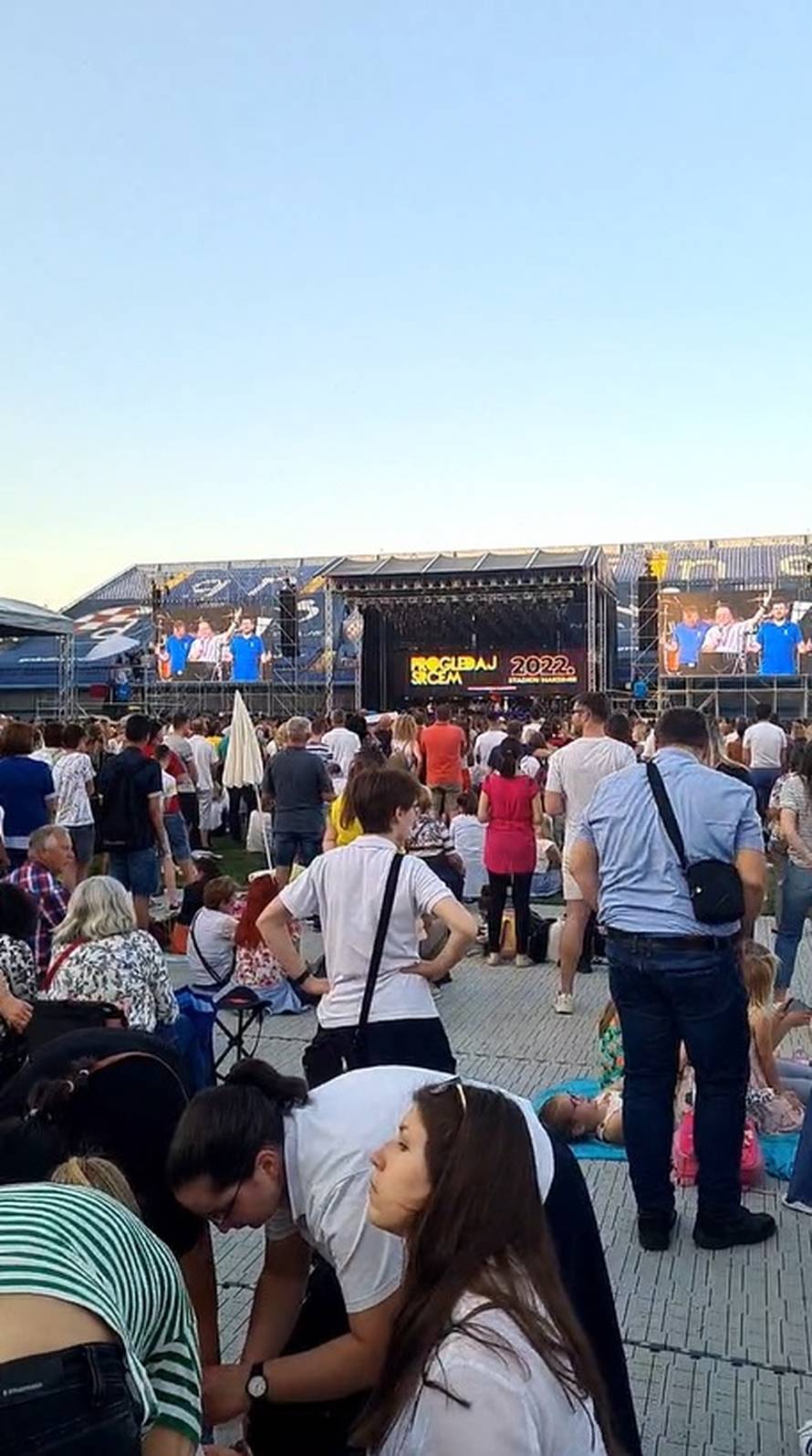 Nina Badrić i Leonarda Boban prate koncert na Maksimiru: Nastupit će sestre Husar i Rafo