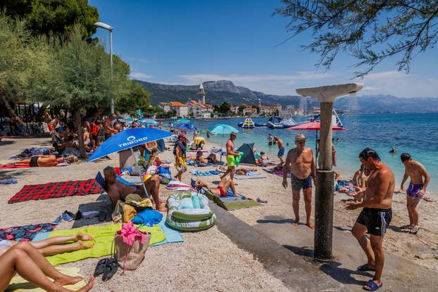 Kaštel Stafilić: Gužva na plaži Gabine