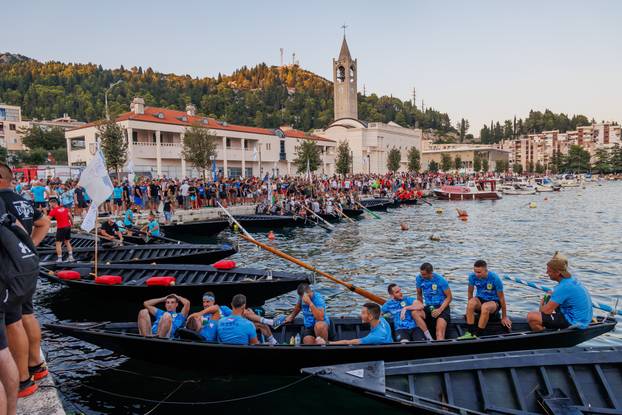 Ploče: Pobjednici ovogodišnjeg Maratona lađa je ekipa iz Zagreba