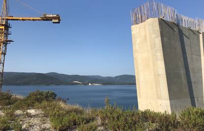 'Zaustavite gradnju Pelješkog mosta  do dogovora o granici'
