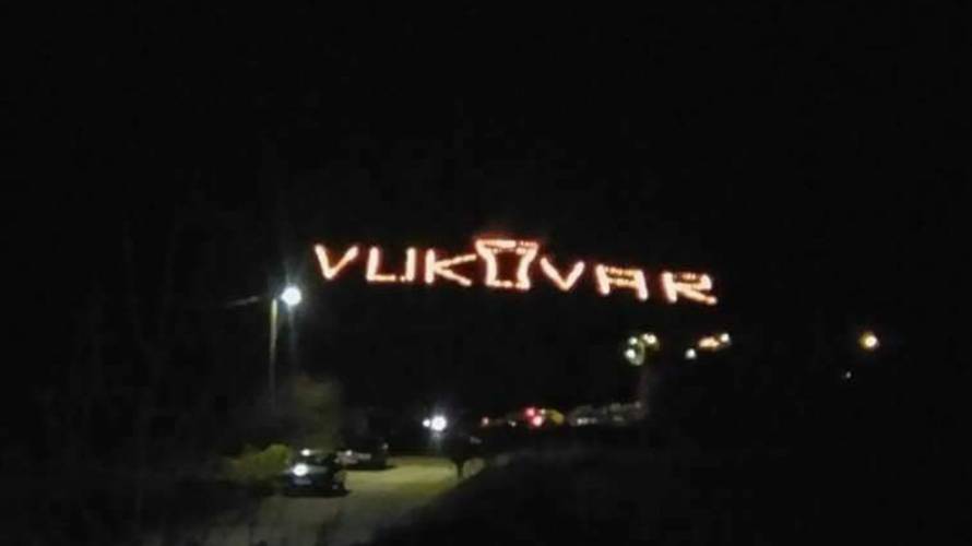 Plamteće kugle na brdu kao znak da Grad heroj živi vječno