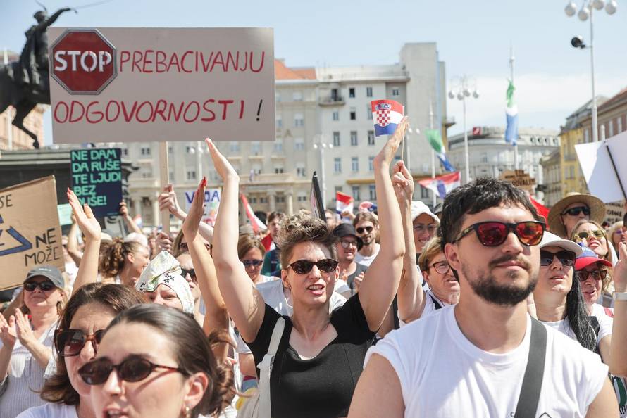 Tisuće prosvjednika preplavile središte Zagreba zbog otpada u Lici