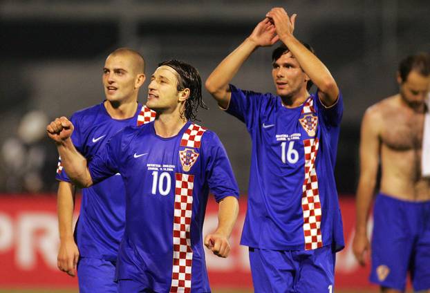 ARHIVA - 2006. Zagreb: Vatreni i "maksimirska krtica" srušili su Englesku 