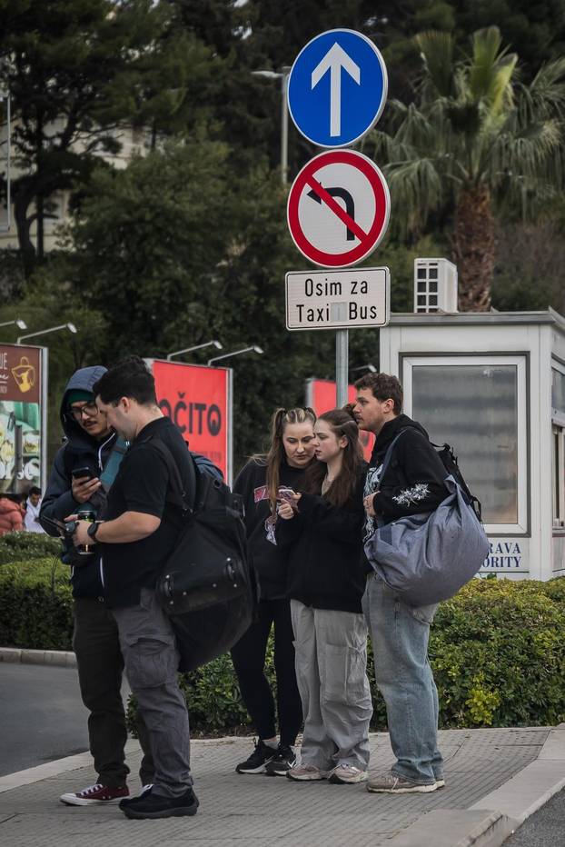 Split: Brojni mornari s broda USS Geral R. Ford iskrcali se u Split te otišli u grad