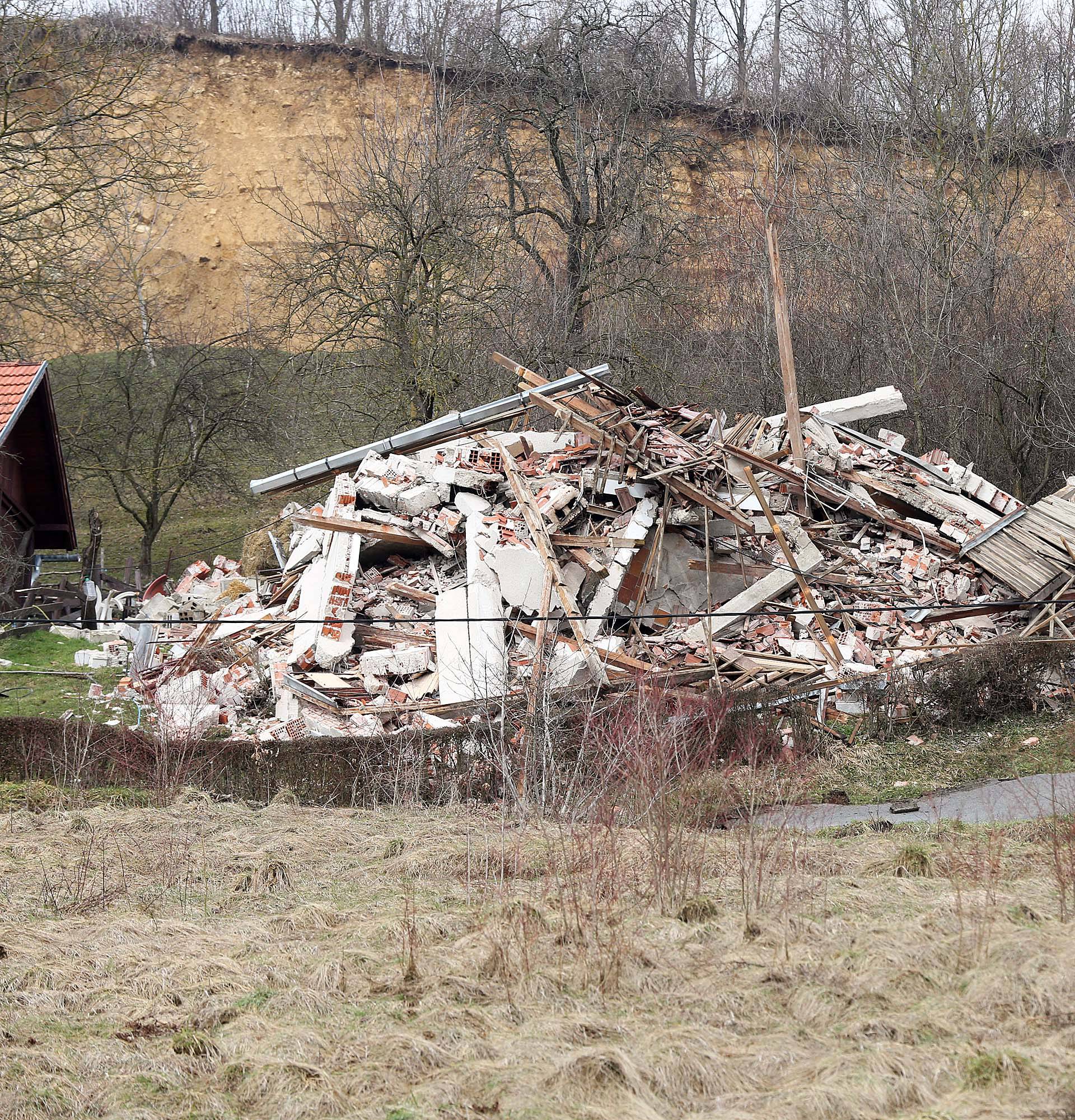 'Nitko nije prepoznao znakove da će se dio Kostajnice urušiti'