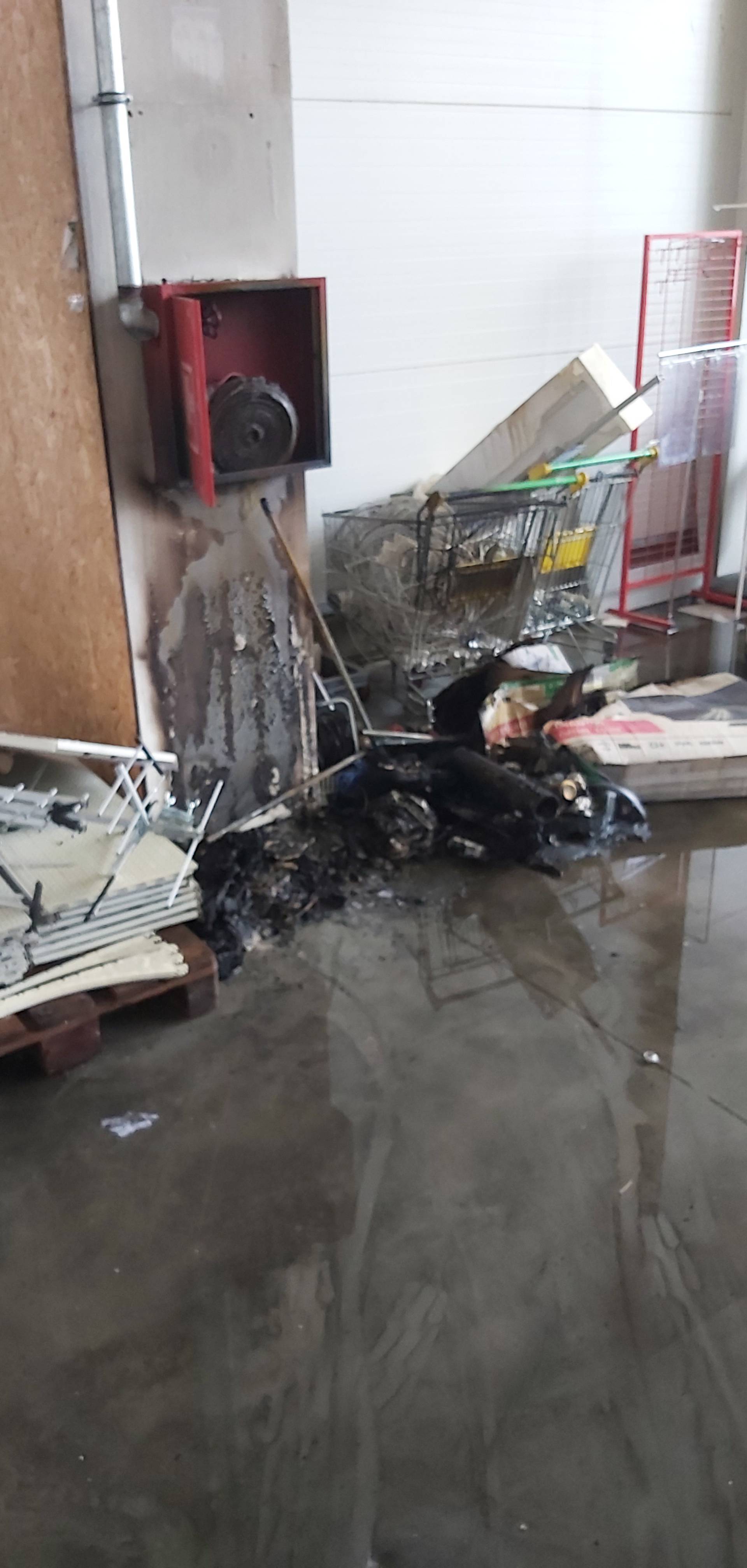 Pevec: Požar u Puli izbio je zbog kvara na instalacijama