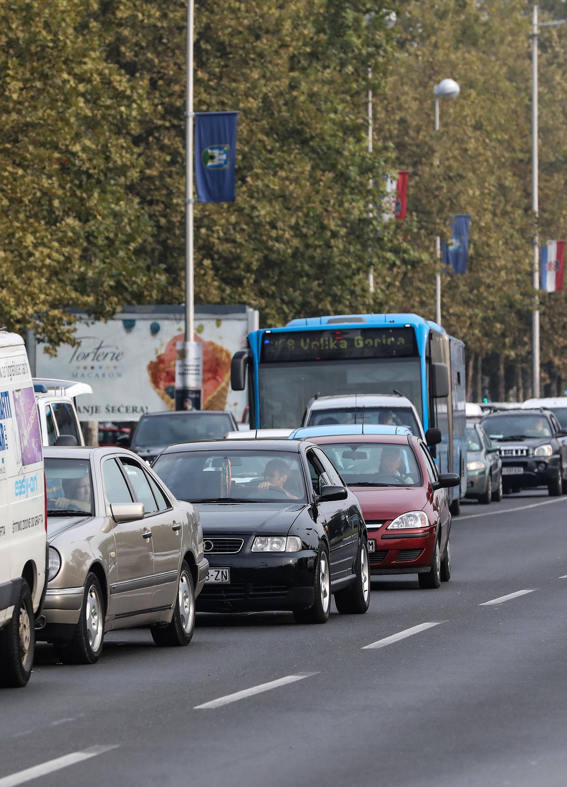 Zagreb: Dvije prometne nezgode na Aveniji VeÄeslava Holjevca izazvale prometni zastoj
