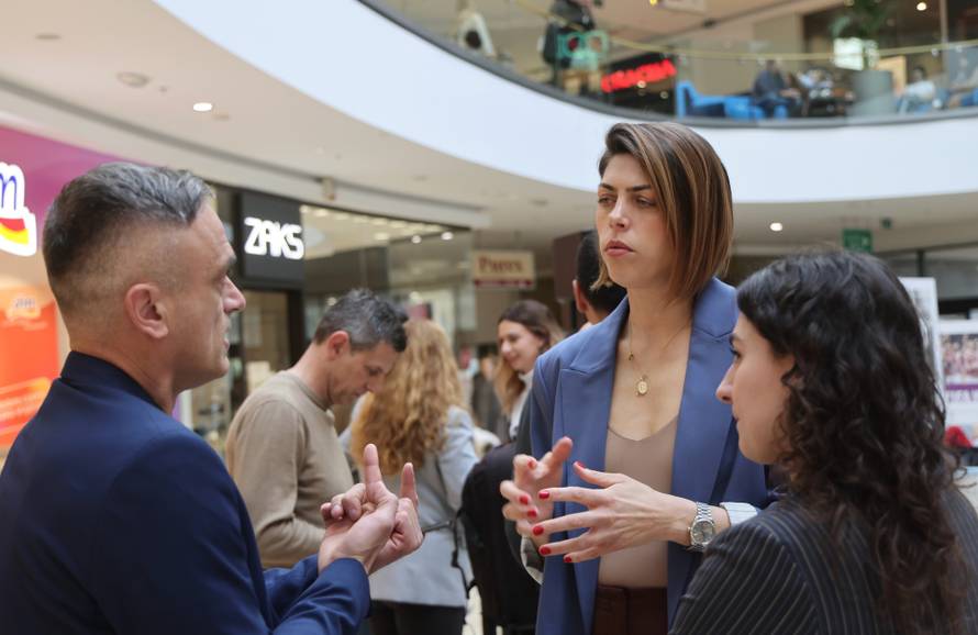 Blanka Vlašić na panelu u Splitu pojavila se bez vjenčanog prstena 